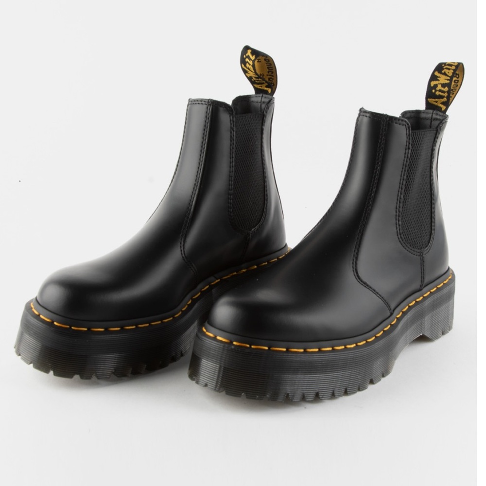 Dr Marten Chelsea platform Boots